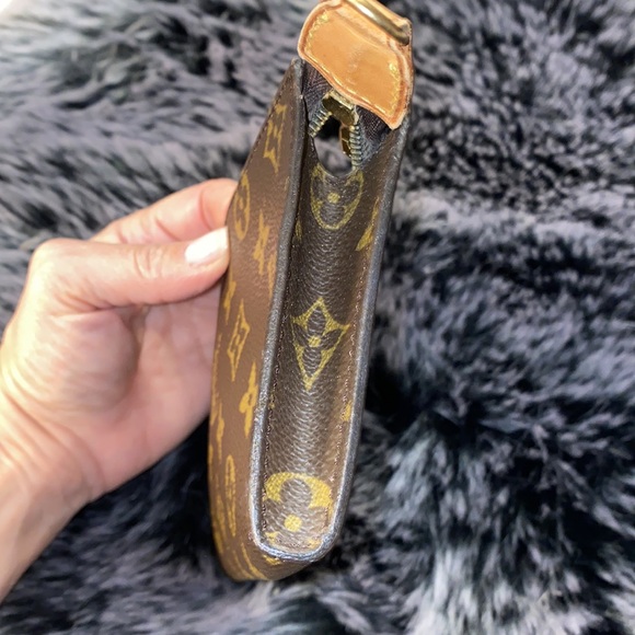 Authentic LV pochette - Picture 5 of 13